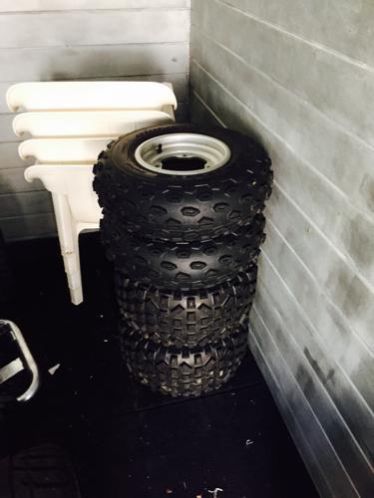 Quad velgen met Maxxis cros banden