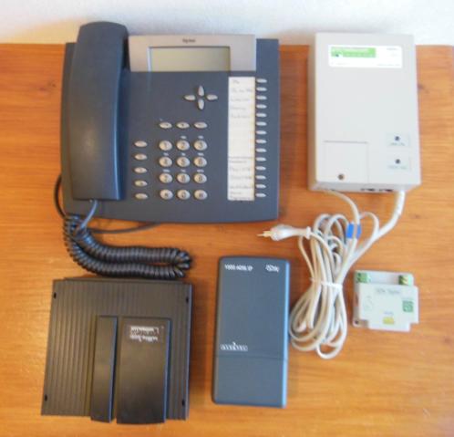 Quatrovox V, ISDN telefoon VOX 930 en 2 analoge telefoons