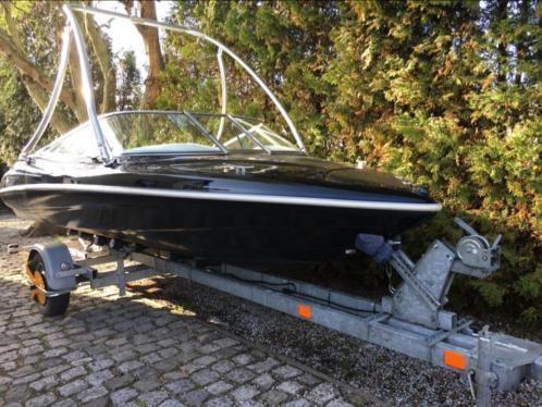Quicksilver 470 Sport op kanteltrailer