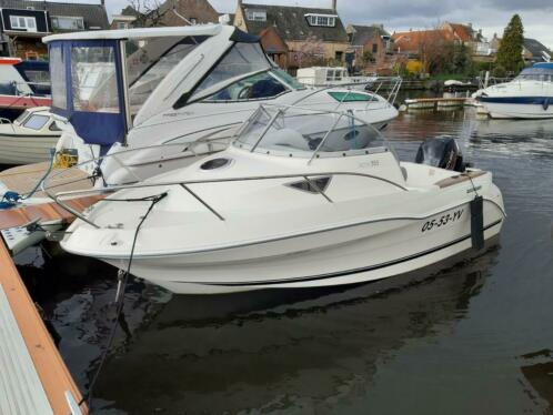 Quicksilver 555 cabin cruiser 5 jaar oud 343 uren