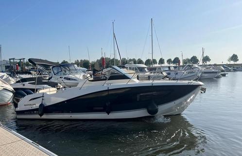 Quicksilver 875 Activ Sundeck met2x Mercury 250pk Verado V8