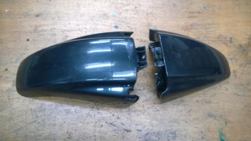 R100R voorspatbord