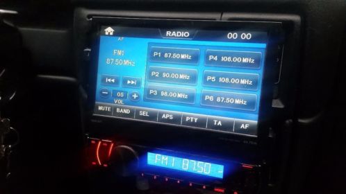 Radio met klapscherm
