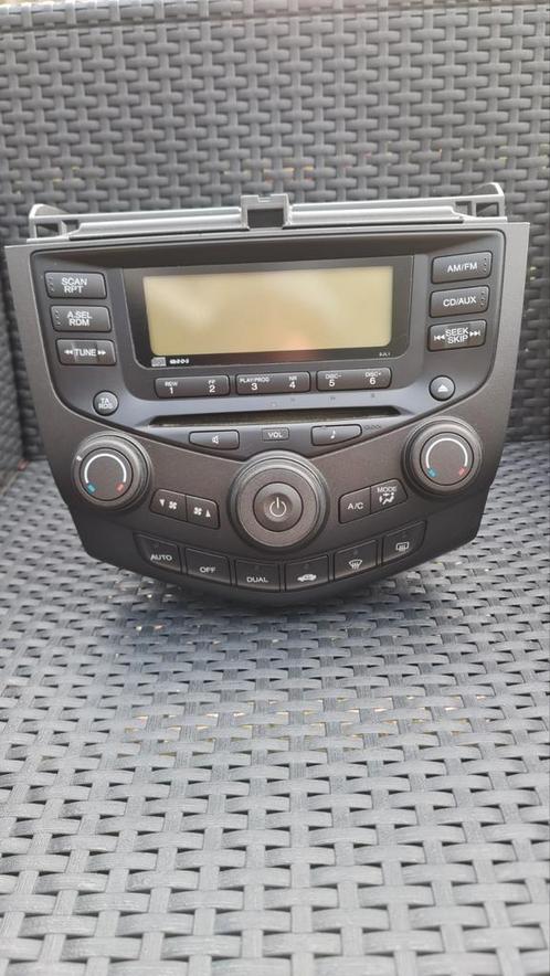 Radio uit Honda Accord sport.
