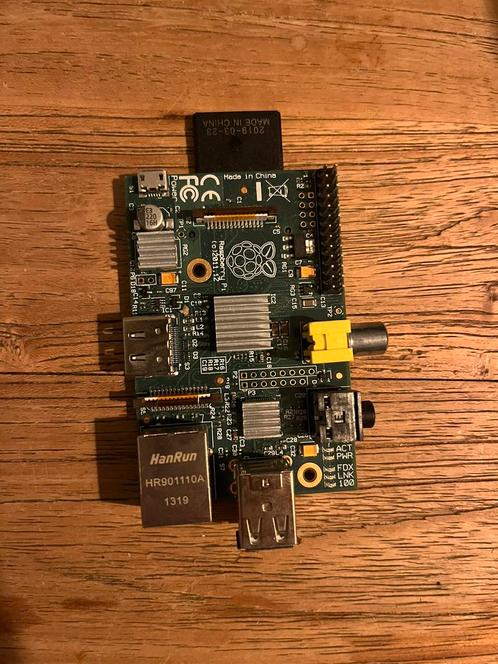 Raspberry Pi 1 model B  512mb