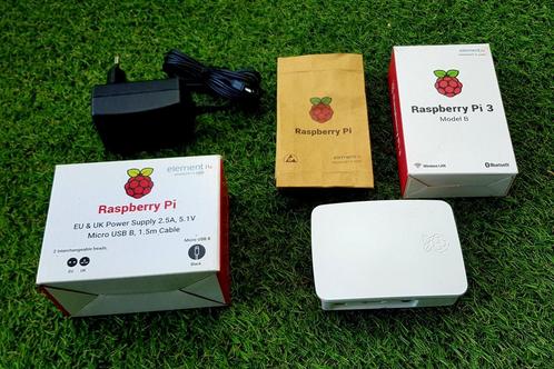 Raspberry Pi model 3 B 1Gb met Rasp. voeding
