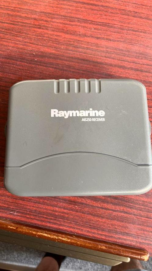 Raymarine AIS250 Receiver