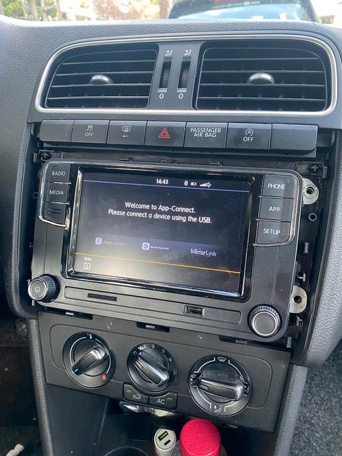 RCD 330 Apple Carplay radio