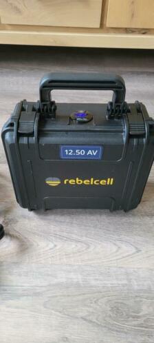 Rebelcell outdoorbox 12volt 50ah icl lader 8 maanden oud.