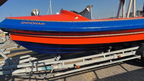 Reddingssloep 150 pk Evinrude met trailer MULDERampRIJKE