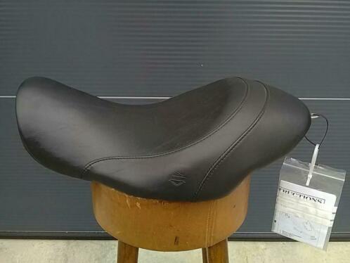 Reduced solo Seat 51750-07 voor Sportster 2007 up.