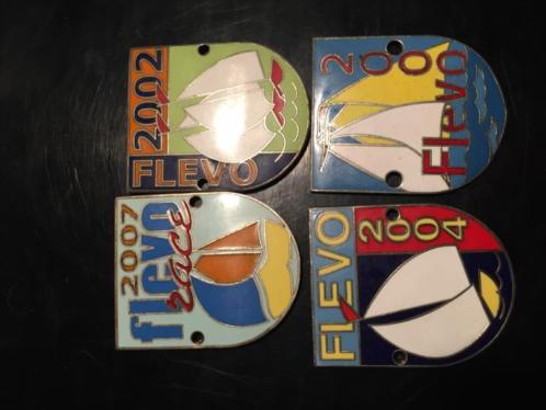 Regenboog brons en andere gedenk zilveremaille