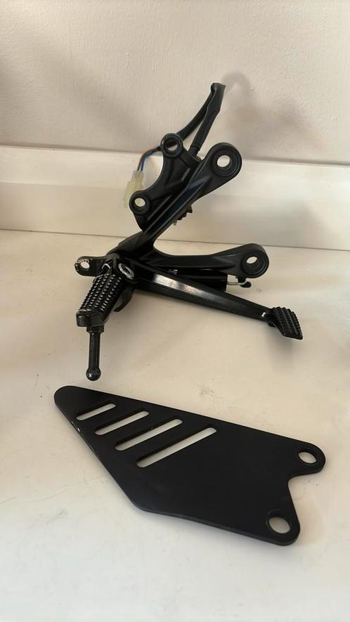 Rem Set Rechter voetsteun Kawasaki ZX6R Ninja 2009-2010gt