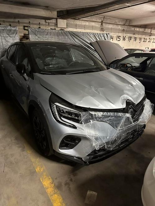 Renault captur E-tech hybride 2022 automaat met voorschade