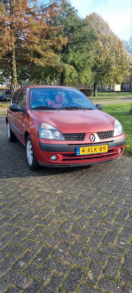 Renault Clio 1.2 16V 3DR  2003 Rood met Airco