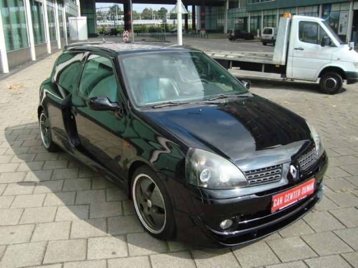 Renault Clio 1.2 16V DIKKE UITBOUW (bj 2001)