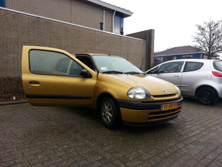 Renault Clio 1.2 1999, lage km-stand 120.000