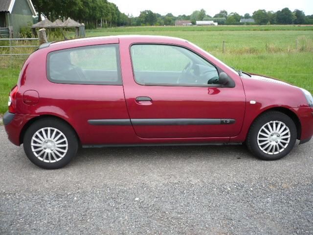 Renault Clio 1.2 RN 3DR 2005 2003 Rood