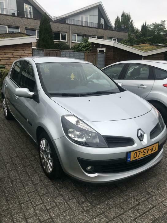 Renault Clio 1.4 16V 72KW 5-DRS E4 2006 Grijs