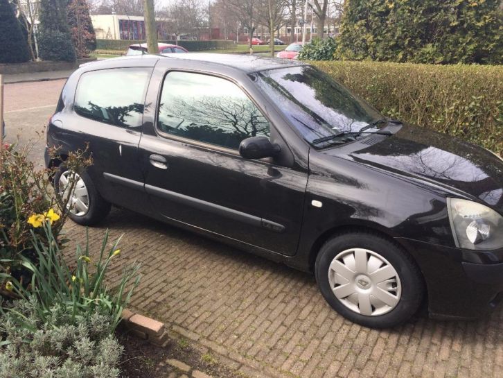 Renault Clio 1.4 16V Autbas E3 2004 Zwart