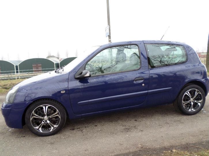 Renault Clio 1.4 16V RT Sport 3DR Bouwjaar 2002 Blauw