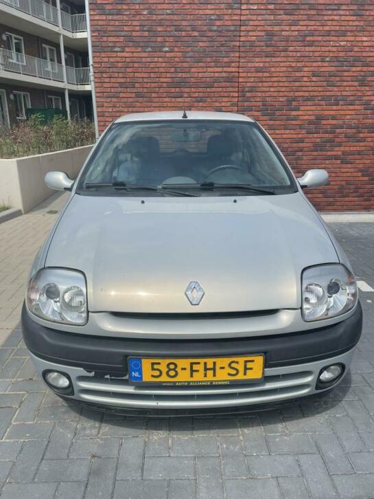 Renault Clio 1.4 RN 2000 Grijs