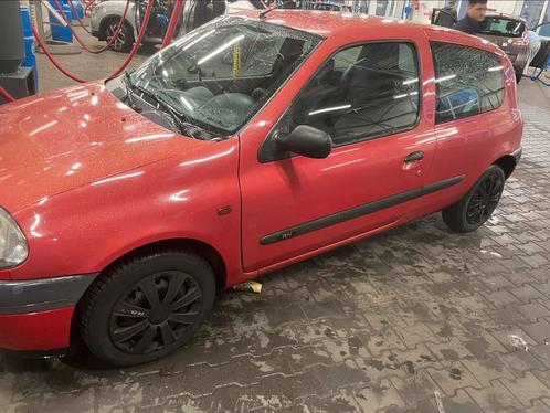 Renault Clio 1.4 RN 2001 Rood