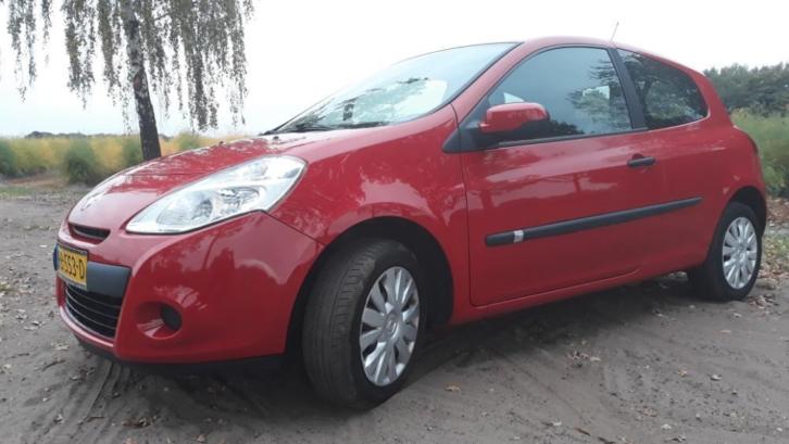Renault Clio 1.5 DCI 55KW 3-DRS 2012 Rood