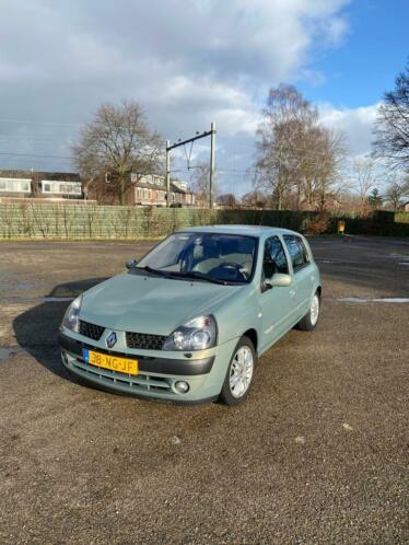 Renault Clio 1.6 16V 5DRS Initiale 2003 Groen