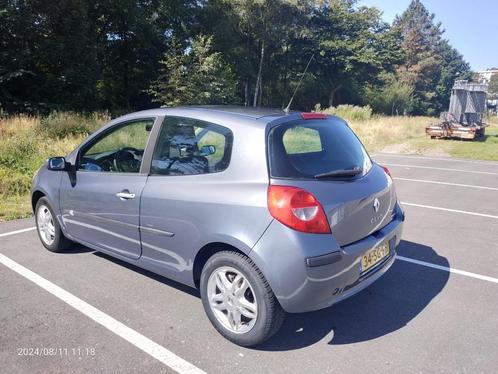 Renault Clio 1.6 16V 82KW 3-DRS E4 2006 Blauw