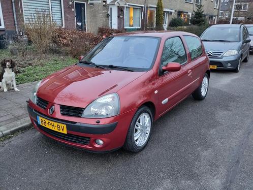 Renault Clio 1.6 16V Initiale 2004 Rood