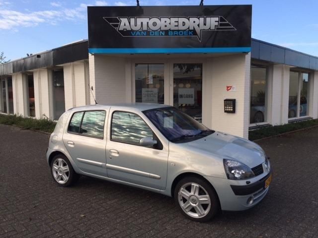 Renault Clio 1.6 16V Initiale