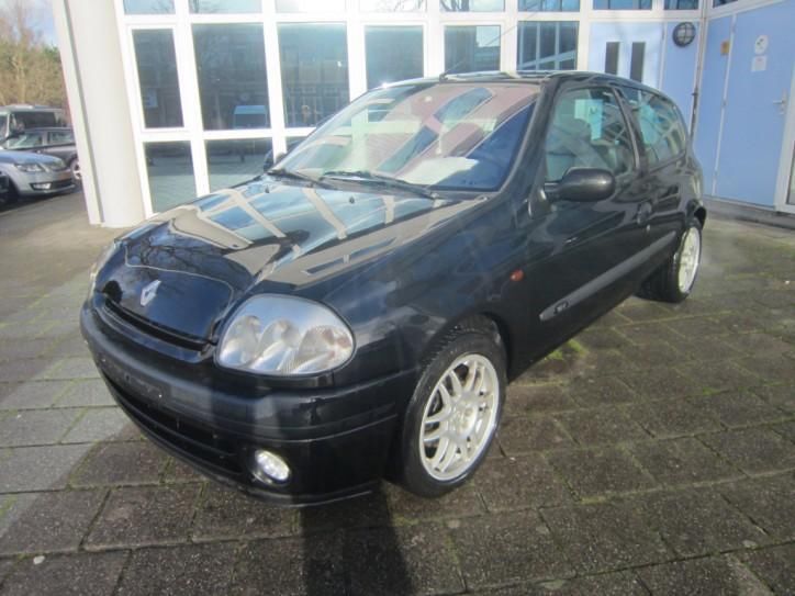 Renault Clio 1.6-16V Initiale (bj 2001)