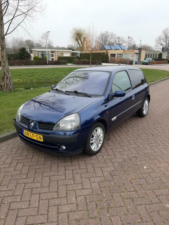 Renault clio 1.6 16V initialen 2003