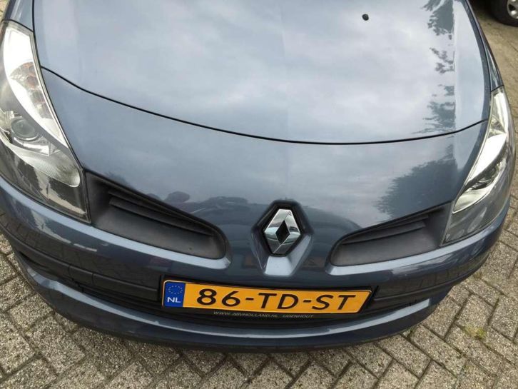 Renault Clio 1.6-16V Privilge 5 Deurs  2e eigenaar.