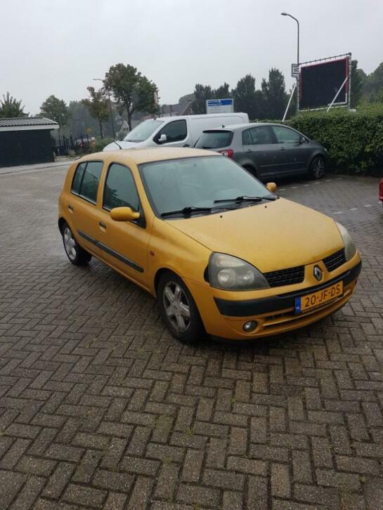 Renault Clio 1.6 16V RXE 5DR 2005 2002 Geel