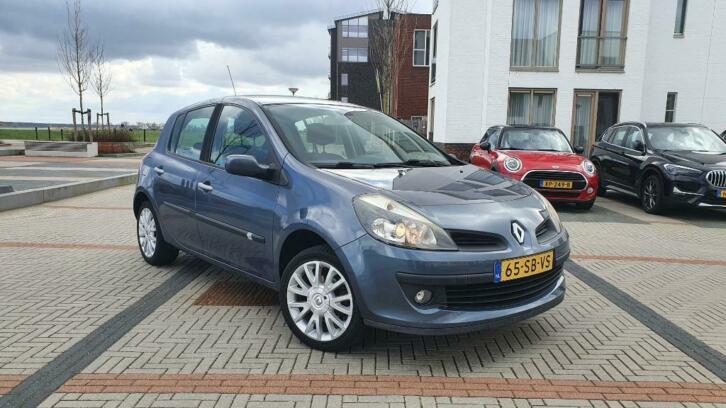 Renault Clio 1.6 DYNAMIQUE LUXE 5-DRS Blauw