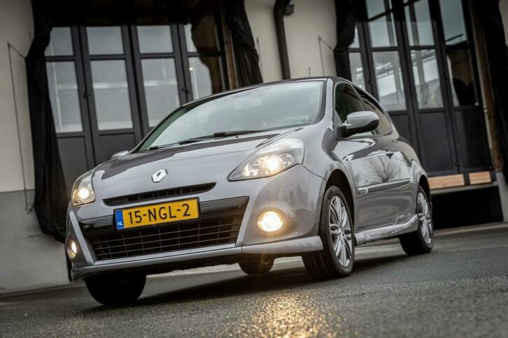 Renault Clio 1.6 GT Origineel Nederlandsche auto