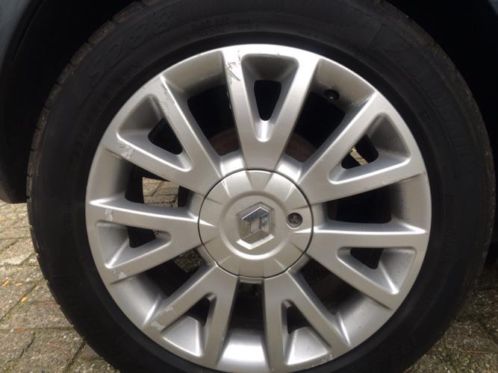 Renault clio 16 inch velgen banden nieuw