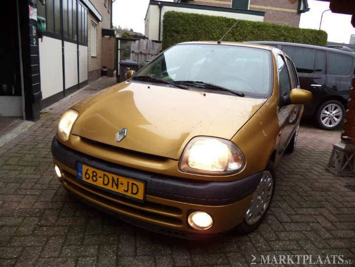 Renault Clio 1.6 RN 1999 Geel 5 deurs