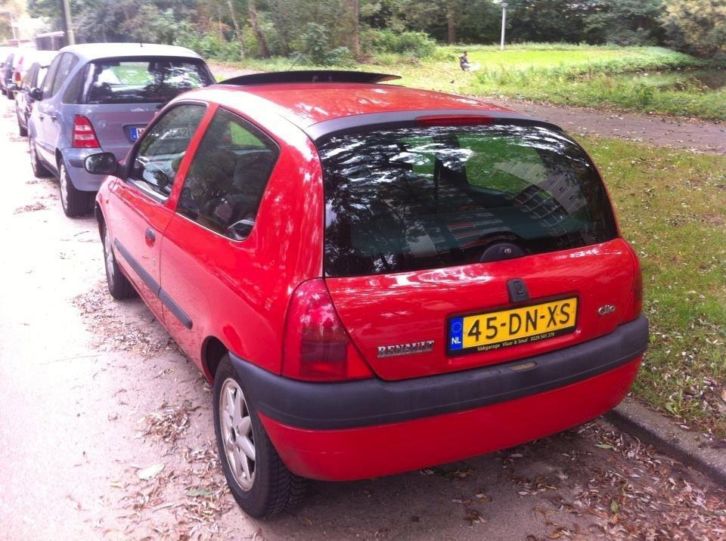 Renault Clio 1.6 SI 1999 Rood