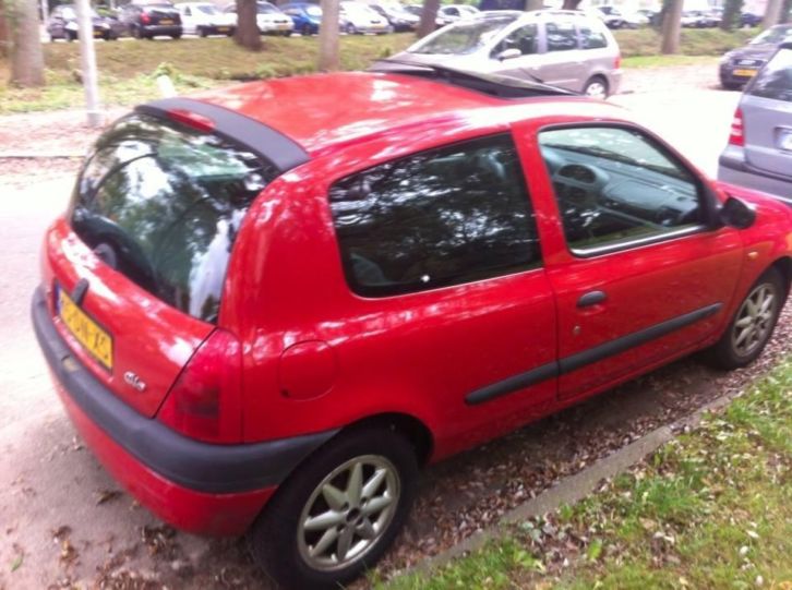 Renault Clio 1.6 SI 1999 Rood