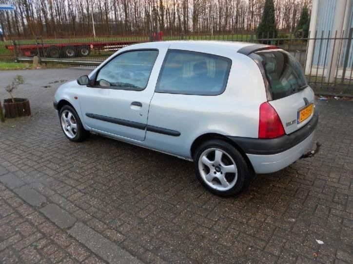 Renault Clio 1.9 dTi MTV (bj 2000)