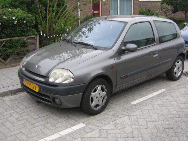 Renault Clio 1.9 DTI RN 3DR 2000 Grijs