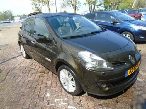 Renault Clio 2.0 16V Initiale 5drs bj07,leer,airc,panorama,e