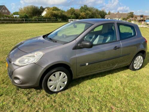  Renault Clio III 1.2 16V 75 pk 3D 2010 Grijs 3 deurs navi