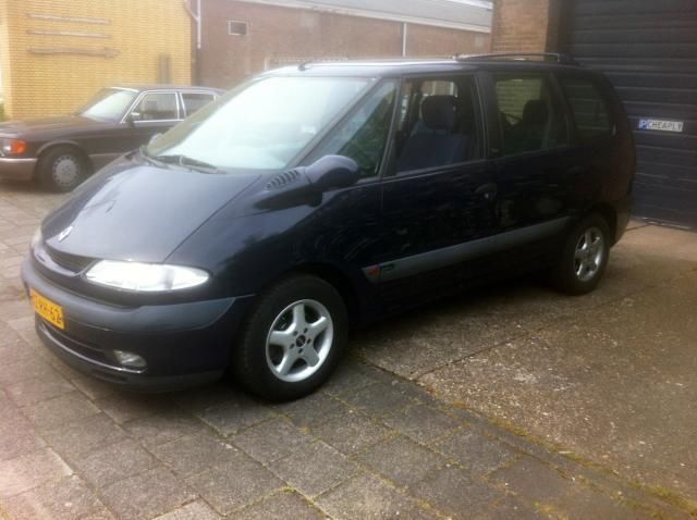 Renault Espace 2.0-16V Elyse airco Nieuwe Apk 1399,-