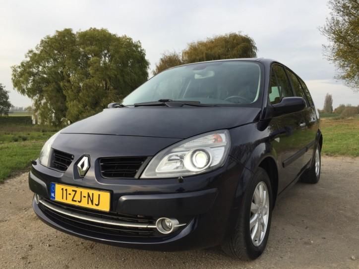 Renault Grand Scnic 2.0 dCi Tech Line 7p. Navigatie