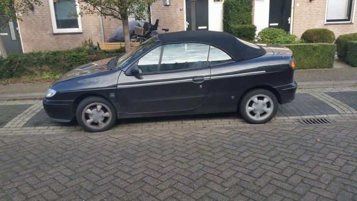 Renault Megane 1.6 E Cabriolet 1998 Zwart