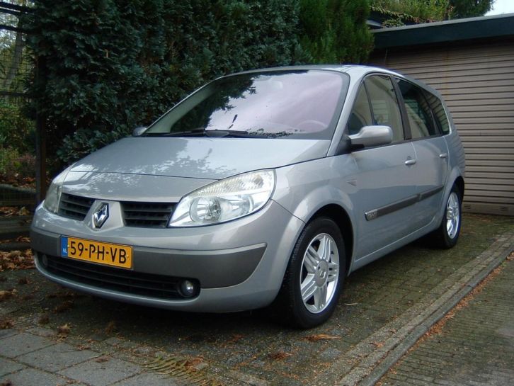 Renault Megane Grand Scenic 1.9 DCI 88KW motor niet 100 7p